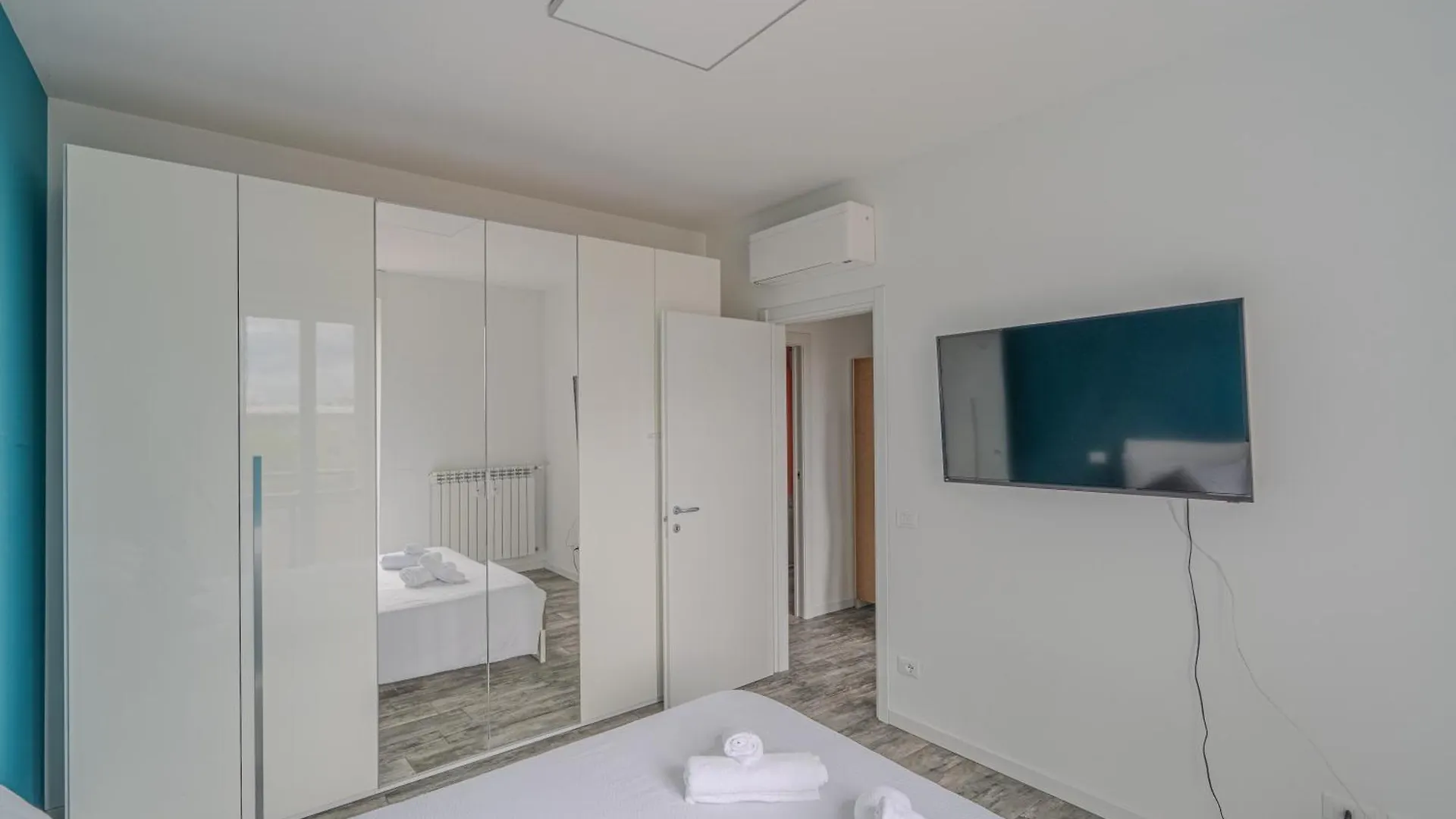 Suite In Centro Bergamo Bgy 0*,  Italy